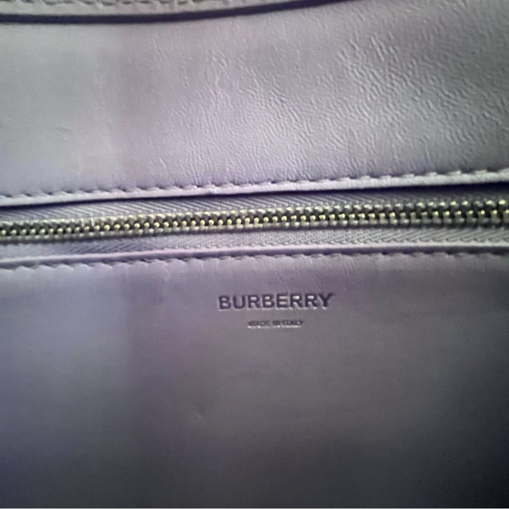 🔴SOLD🔴 BURBERRY Mini Leather Pocket Bag- Soft Violet - Picture 13 of 16